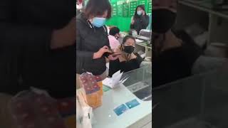 n95口罩买到30人民币一个。Masks N95 cost 30 RMB each