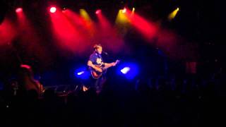Brian Fallon destroys douchebag in the crowd - Nottingham Rock City - The Revival Tour 2011