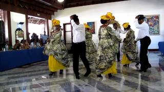 Danse de Quadrilles par Karukéra Ka Dance de St Claude : (Vendredi 25 janvier 2013).