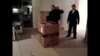 прикольный прикол типок залез в коробку  и все понял