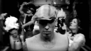 LEONTE & los Seres Imaginarios "UN MILLON DE BESOS" video oficial