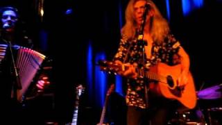 Guido Belcanto - Bitterzoet Amsterdam 24-03-2011 - 14 - Op Het Zeildoek Van De Botsauto's