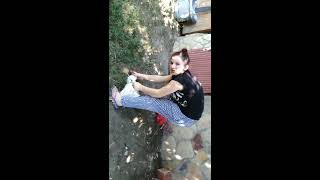 Chicken Cuts Young Girl. Tavuk kesen kız. Kurban adak kesimi