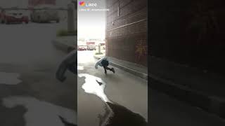 после этого Она порвала куртку и колготки??