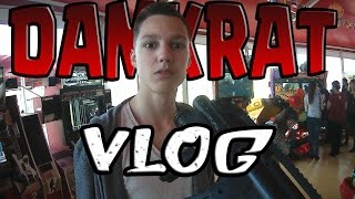 VLOG ● Эпик-влог! Ворвался в SEX SHOP!
