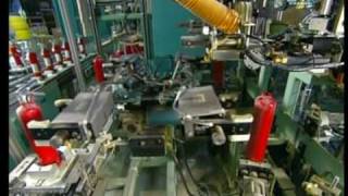 How It's Made (CZ Dabing) - Hasící Přístroje