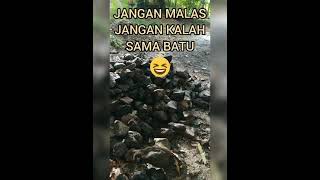 BATU BISA BERGUNA MENAHAN BEBAN TANAH. JADILAH ORANG BERGUNA BUKAN JADI BEBAN ORANG LAIN. #Shorts