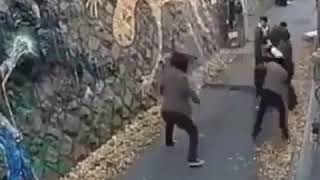 Девушка избила 6 парней жесть