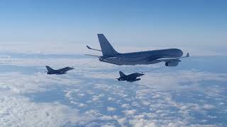 Сопровождение военных самолетов Франции и США над акваторией Черного моря