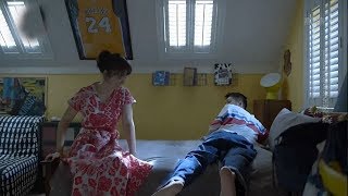 震惊！妈妈居然要和20岁儿子睡同一张床，儿子不同意妈妈反手一耳光...