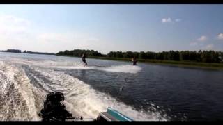 Вихрь тянет двух вейкбордистов (wakeboarding)