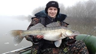 Ловля судака на джиг. Ловим трофейного судака с лодки  6 января 2014.Днепр.