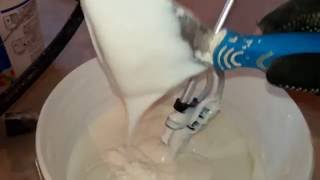 Нанесение клея MAPEI ADESILEX TDV безвоздушкой
