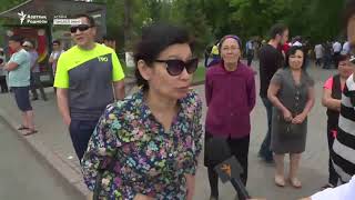 Жесть в Астане. Полицейские вытащили человека из автобуса