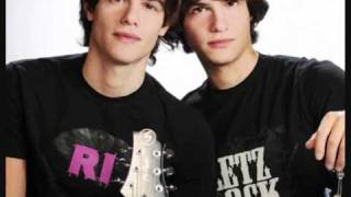 BTWINS - BRILLI