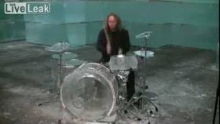 Игра на ледяной ударной установке / TOOSARUL