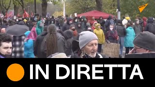 Glasgow: attivisti per clima protestano per la Giornata Mondiale di Azione per Giustizia Climatica