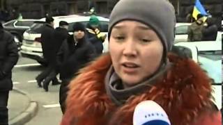 Протестующие создали живую цепь у входа в Кабмин