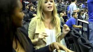 Kate Upton does the dougie