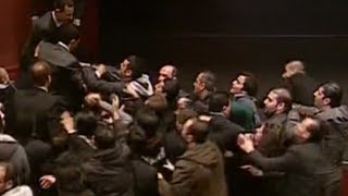 Выступление Асада закончилось давкой