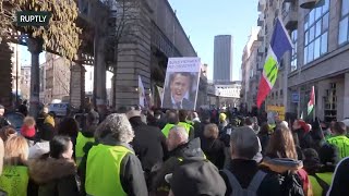 LIVE: Yellow Vests gather in Paris to demonstrate against COVID measures, economic policies