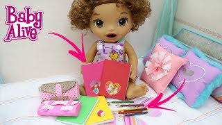 BABY ALIVE MANU VEIO MOSTRAR COMO FAZER MATERIAL ESCOLAR PRA SUA BONECA