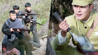 土匪以多欺少，攔路搶劫3個共軍士兵，不料卻反被手雷炸飛！ ️ 抗日