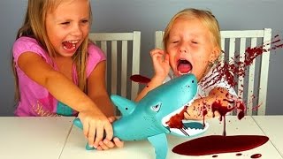 ЧУТЬ НЕ УБИЛА СЕСТРУ ИЗ-ЗА ДЕТСКОЙ ИГРУШКИ