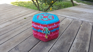 שרפרפים פורחים - הסריגה  upcycle Blossom Stools