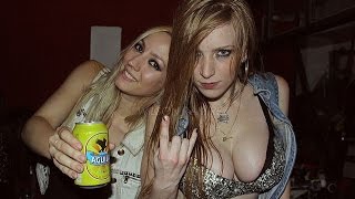 The Iron Maidens COURTNEY COX/NITA STRAUSS Sparkle Twins