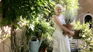 Gudrun Sjödén - East - among the greenery at Manufacture