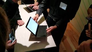 Demo of the upcoming Google Pixel C (convertible)