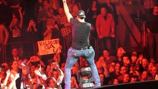 Luke Bryan's Got Tight Jeans
