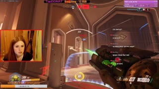 Девушка стримит Overwatch - веселый вечерок