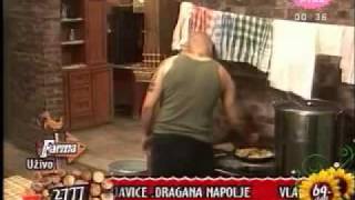 FARMA 2010 - Juice i Gagi "zlostavljaju" Milosa Bojanica