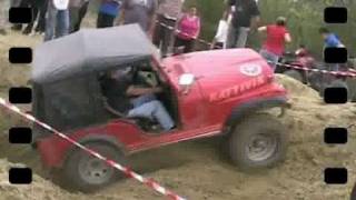 jeep campagnola toyota mercedes nel buco