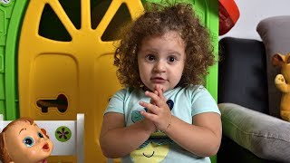 Mini Jamila - prima lectie de gatit :) | Sarah&JamilaKids