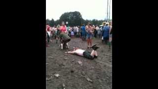 Man slides into girl peeing at V Festival 2012, funny and sick