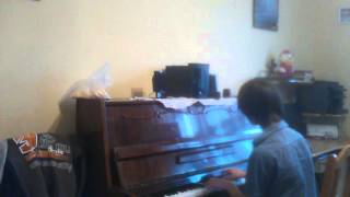 Челкастый играет на пианино (Imagine Dragons Demons)