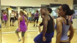 Zumba - Pegate mas con Douglas H.T. Dickinson