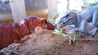 T-rex. VS Indominus Rex Toys with Jurassic World Fallen Kingdom Dinosaur Battle - BOBOTV