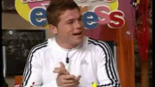 El Canelo llegó de malas al estudio pero bailó y madriza en el Matutino Express