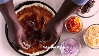 Chicken Pizza Insalata/Barbecue Pork Pizza