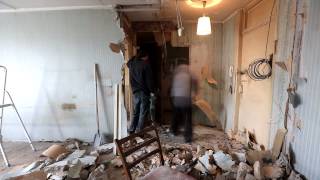 Ремонт. День 04. Демонтаж перегородки и сантехкабины.