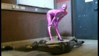 2 Schlangenfrauen Catsuit Latex Gymnastik