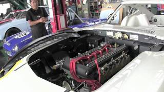トヨタ2000GT ボディーとフレームを組み付け