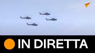 Russia, le squadre acrobatiche russe eseguono acrobazie aeree