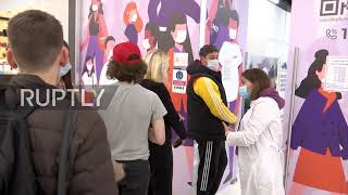 Russia: St. Petersburg residents line up for COVID vaccination