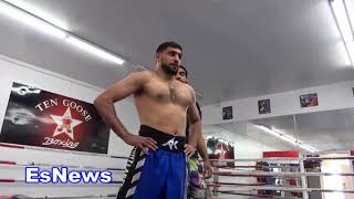 Amir Khan Working On His Six Pack EsNews Boxing