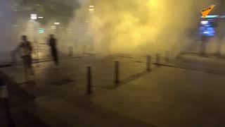???? Atmosphère sur la place de l’Étoile après la finale historique pour le #PSG qui a fini par une vi